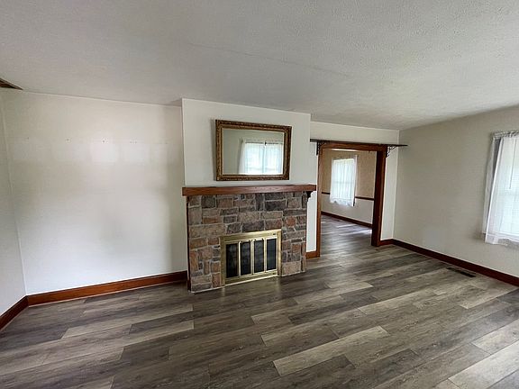 2nd image of 39 Bryant Cir