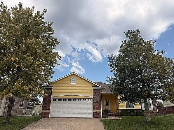 100 Kisiwa Village Rd, Hutchinson, KS 67502