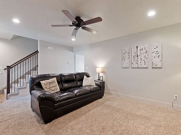 5th image of 966 W Georgia Dr #19