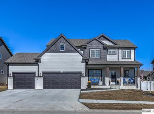 16630 Whitmore St, Bennington, NE 68007