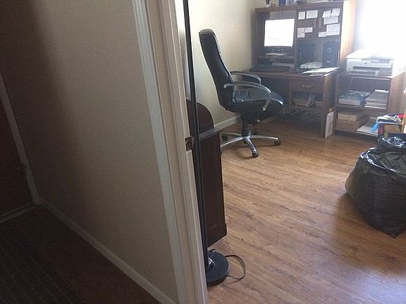 4th image of 179 Rainier Cir