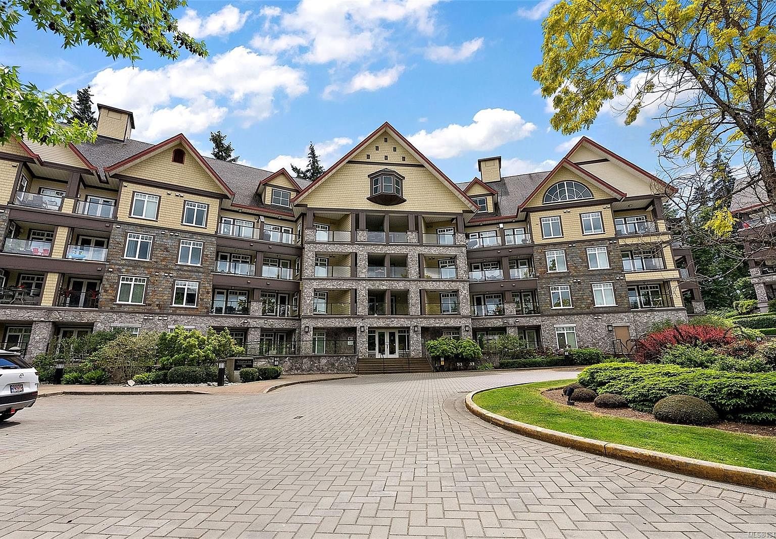 1375 Bear Mountain Pkwy #120
