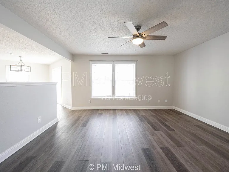 859 Runnymede Dr — Photo 5
