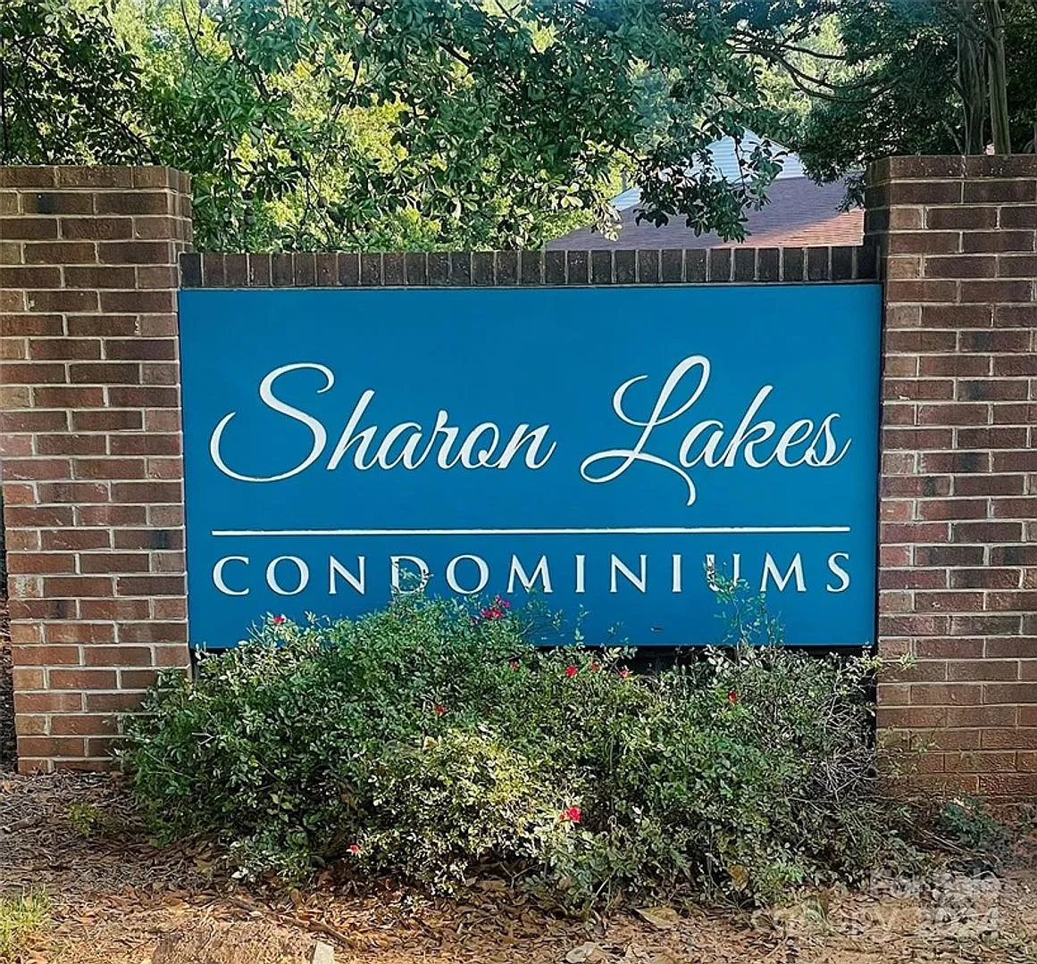 South Charlotte Rental at Sharon Lakes Condominiums — Photo 1