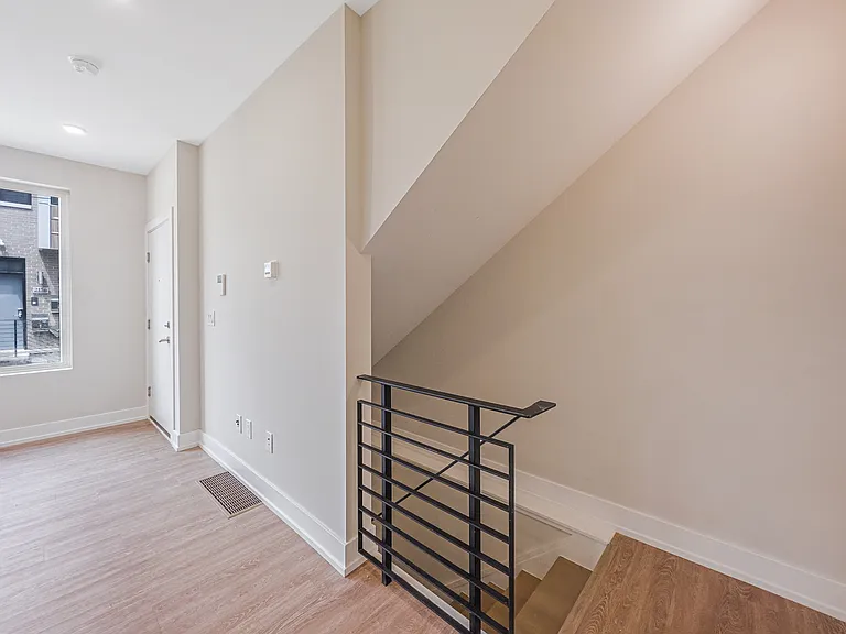 2156 N Darien St #A8 — Photo 6