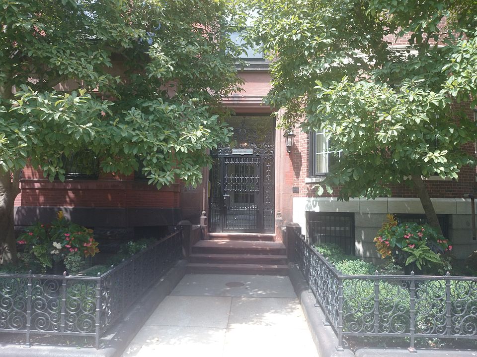 2nd image of 205 Commonwealth Ave APT 1