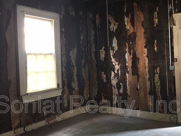3rd image of 1023 Clouet St #1023