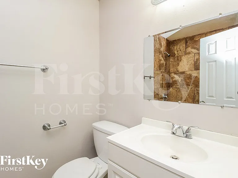 9214 Farley Ave — Photo 13