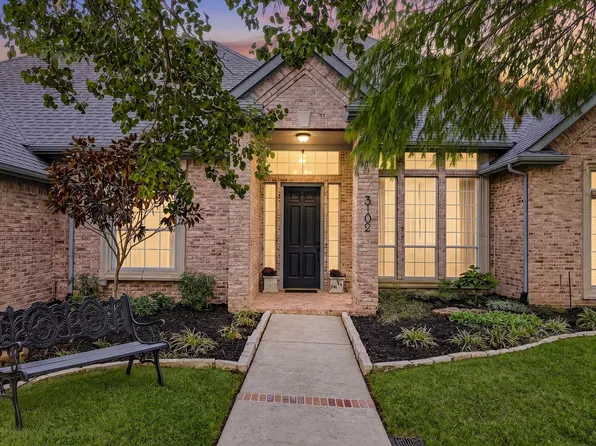 3102 Hillside Dr, Highland Village, TX 75077