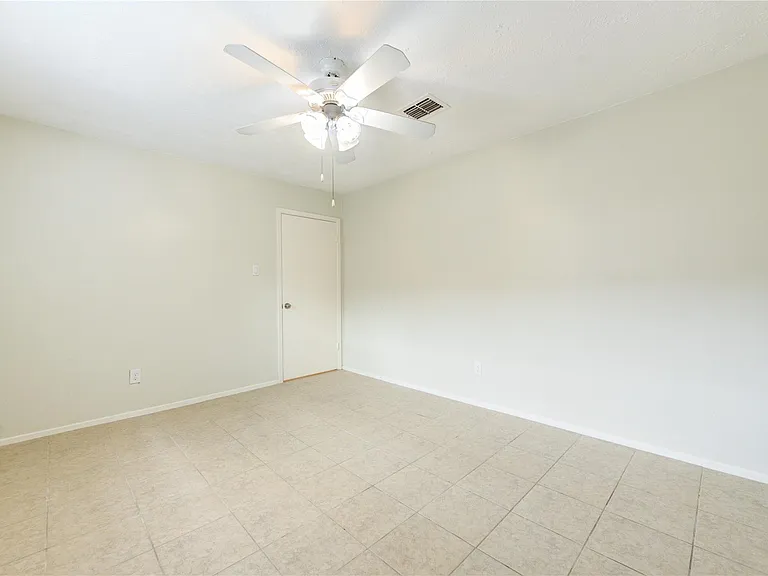 10123 Kent Towne Ln — Photo 13