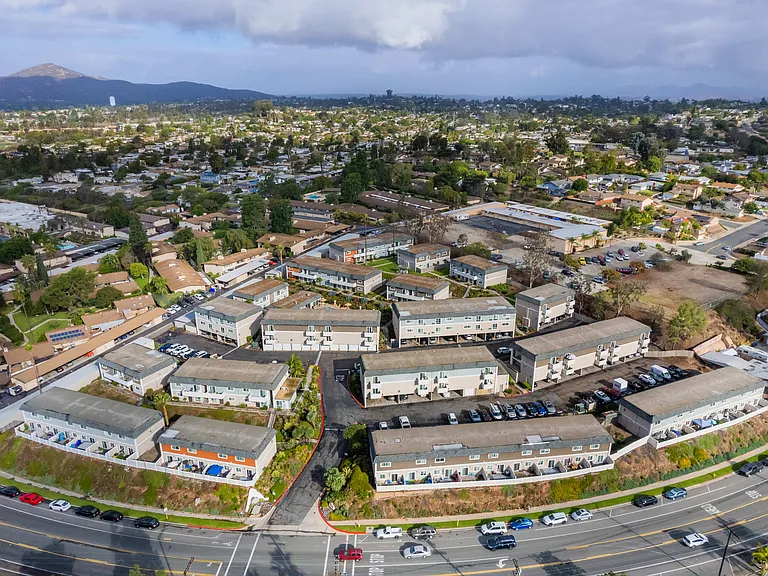 Serena Vista Apartment Homes — Photo 35