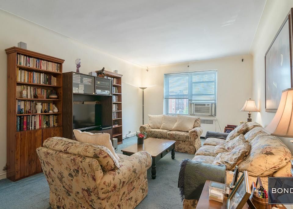 1st image of 7215 37th Ave APT 4A