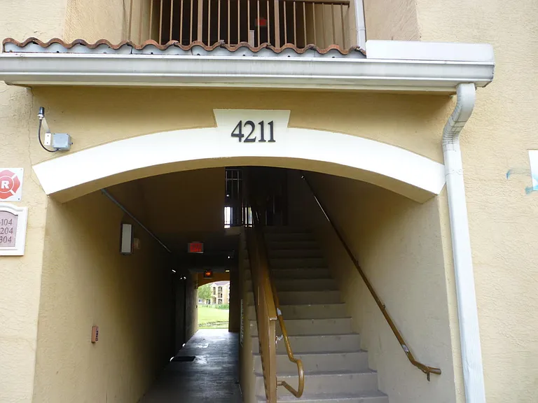 4211 San Marino Blvd #201 — Photo 19