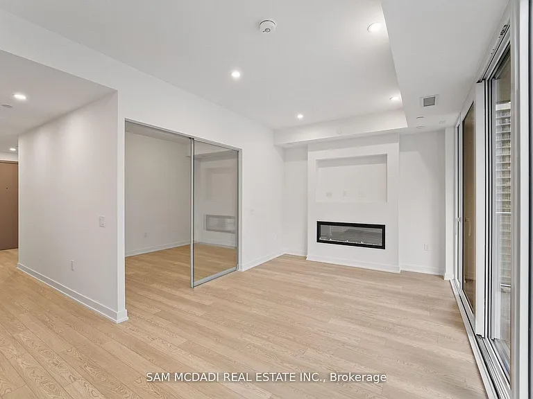634 Church St #1011 — Photo 5