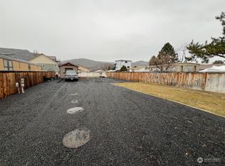 708 Hunter Ave SW, Quincy, WA 98848