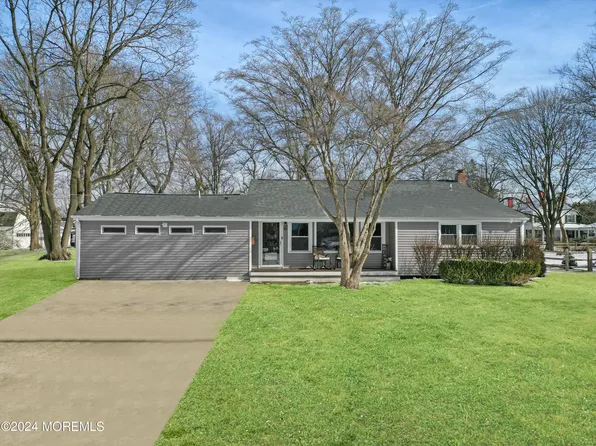 41 Westend Avenue, Shrewsbury Boro, NJ 07702