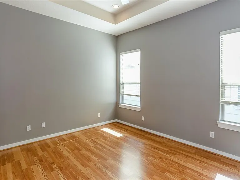 4030 Center St — Photo 13