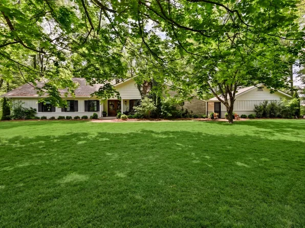 1667 Simpson Dr, Clarksville, TN 37043