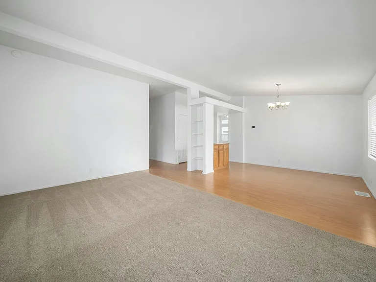 351 Lark Dr — Photo 3