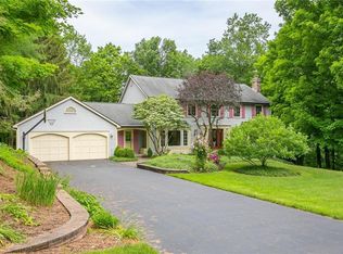 10 Wood Stone Rise, Pittsford, NY 14534