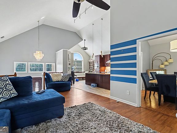 4th image of 4558 Bronte Ln