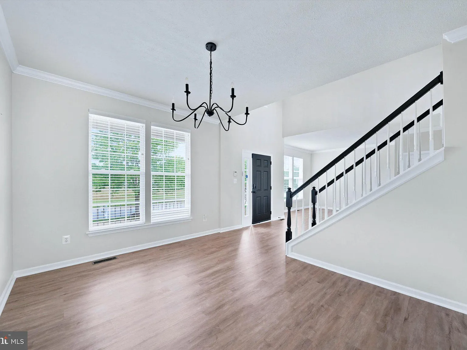 4 bed, 3.5 bath, 2949 sqft, $3,500 — Photo 4