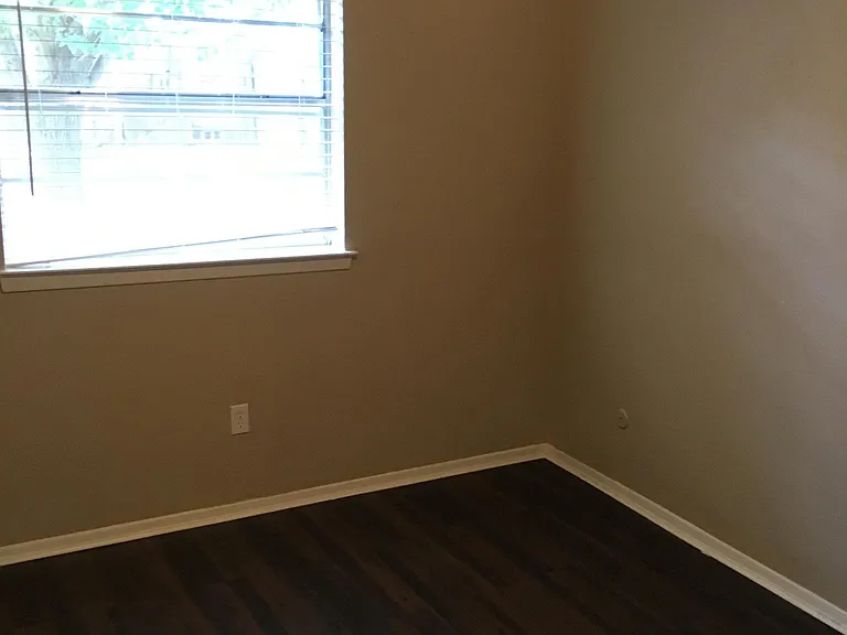 6957 Yorkston St — Photo 14