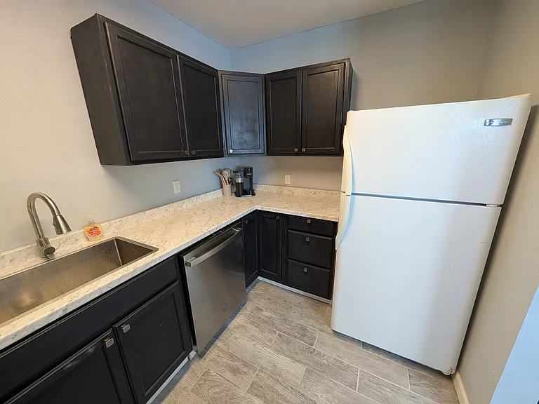 508 N San Antonio St #B — Photo 2