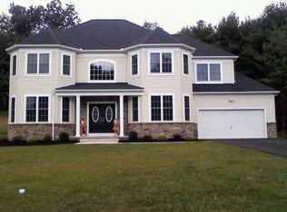 117 Serena Dr, Stroudsburg, PA 18360