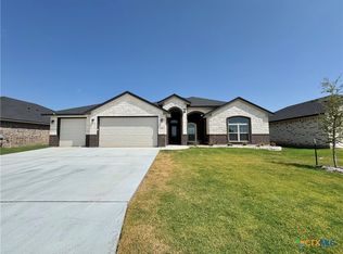 718 Golden Eagle Dr, Salado, TX 76571