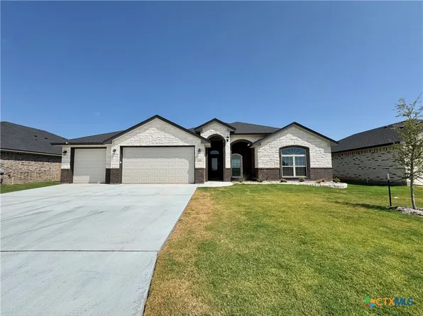 718 Golden Eagle Dr, Salado, TX 76571