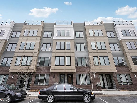 2nd image of 2150 Northbank Pl #141