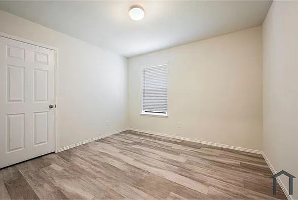 1109 Ainsley Ln — Photo 11