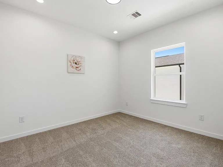 6113 Haight St — Photo 20