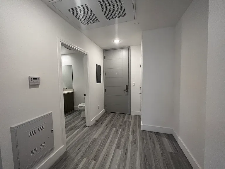 545 N Heliotrope Dr #207 — Photo 10