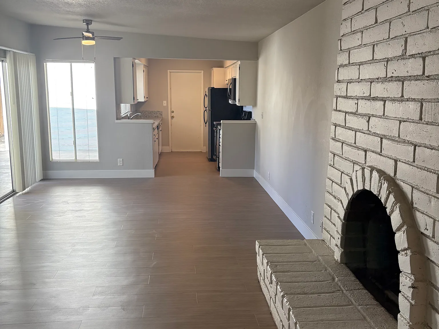2 bed, 1100 sqft, $1,925 — Photo 3
