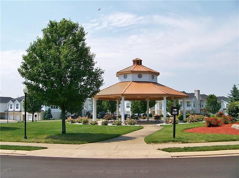2nd image of 220-5 Adams Pointe Blvd