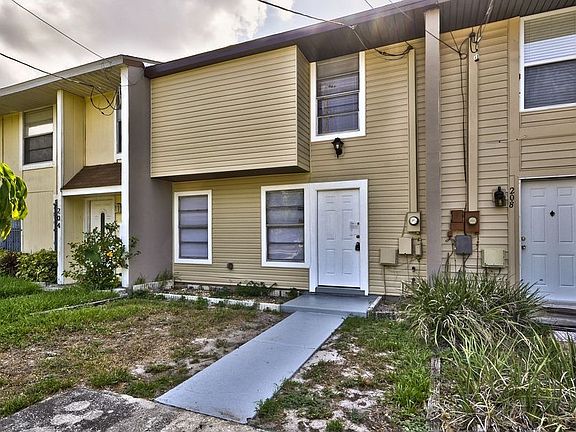 2nd image of 206 S Malcolm Ct