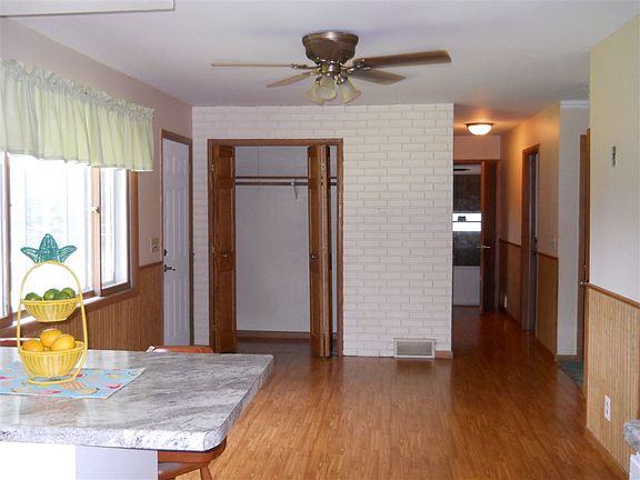 5th image of 419 Strodman Ave