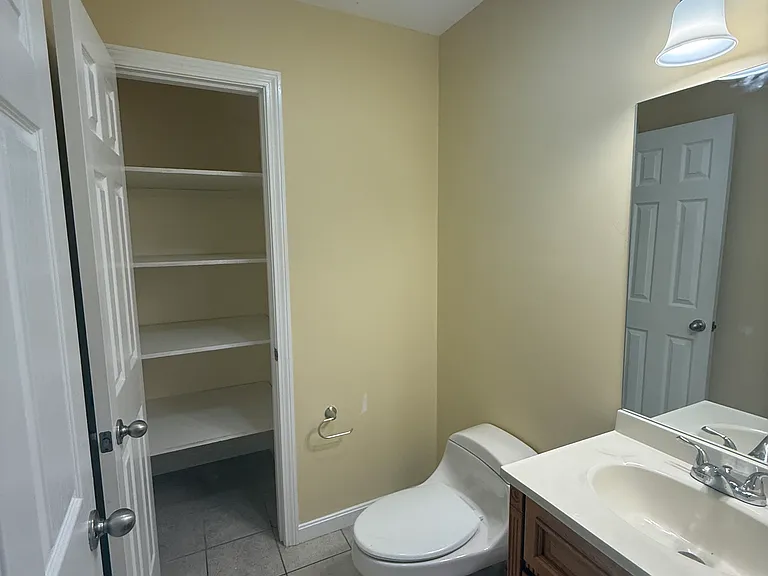 32 Chestnut St #1 — Photo 4