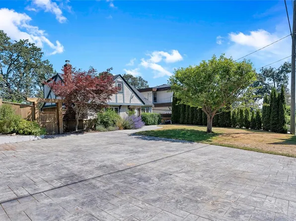 1514 Shorncliffe Rd S, Saanich, BC V8P 5J8