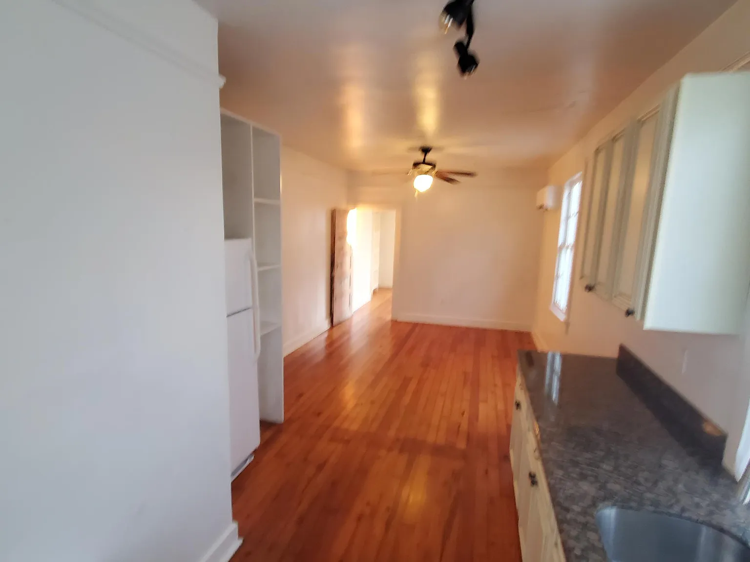 1 bed, 600 sqft, $1,100 — Photo 3