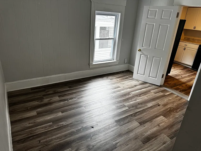 144 Franklin St #4 — Photo 8