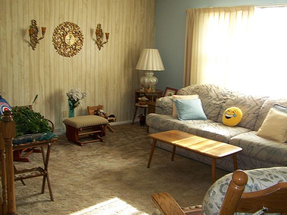 4th image of 409 E Wanda Ln