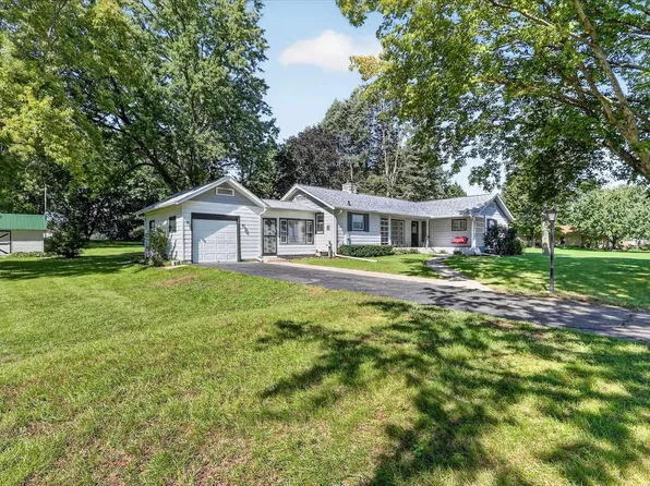 3225 S Weldon Rd, Rockford, IL 61102