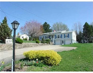 639 Morgantown Rd photo 1