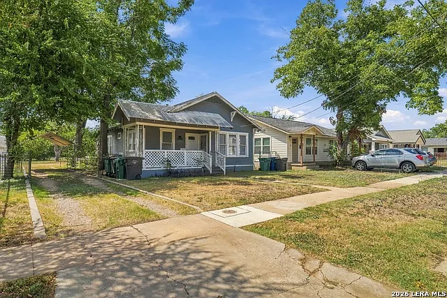 2 bed, 1.0 bath, 1026 sqft, $1,195 — Photo 3