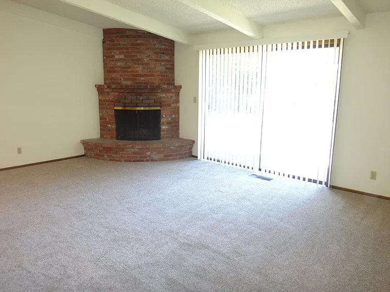 2293 Latona Dr NE — Photo 12