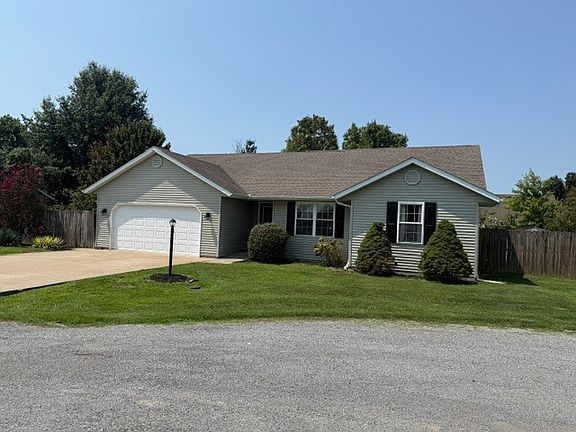 2nd image of 403 Empress Ln