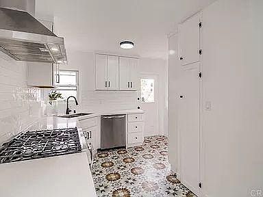5th image of 215 Union St